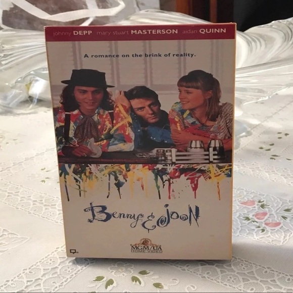 HP🔥Benny & Joon VHS 1997, Johnny Depp - Picture 1 of 2
